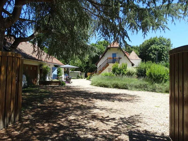 Photo Maison à Menesplet au prix de 299 000€