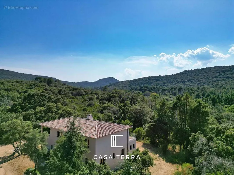Photo Maison à Porto-Vecchio au prix de 940 000€