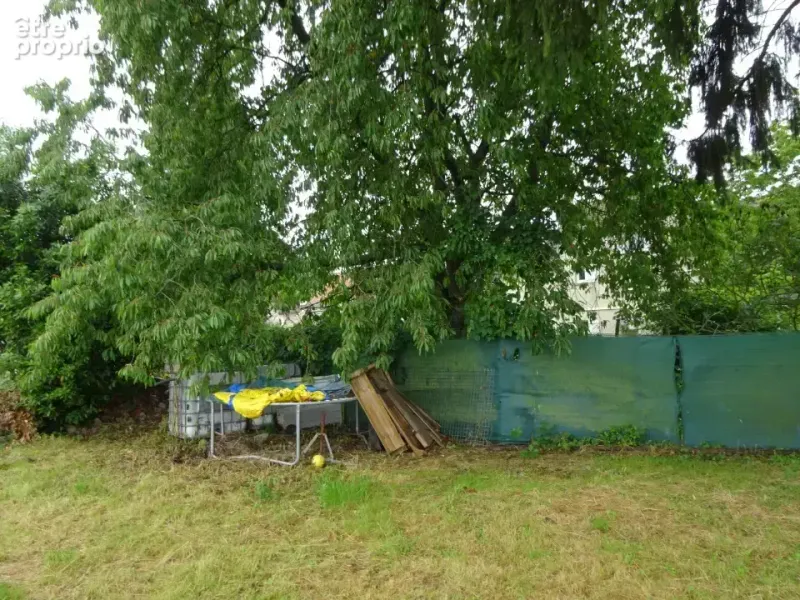 Photo Terrain à Saint-Cloud au prix de 856 000€