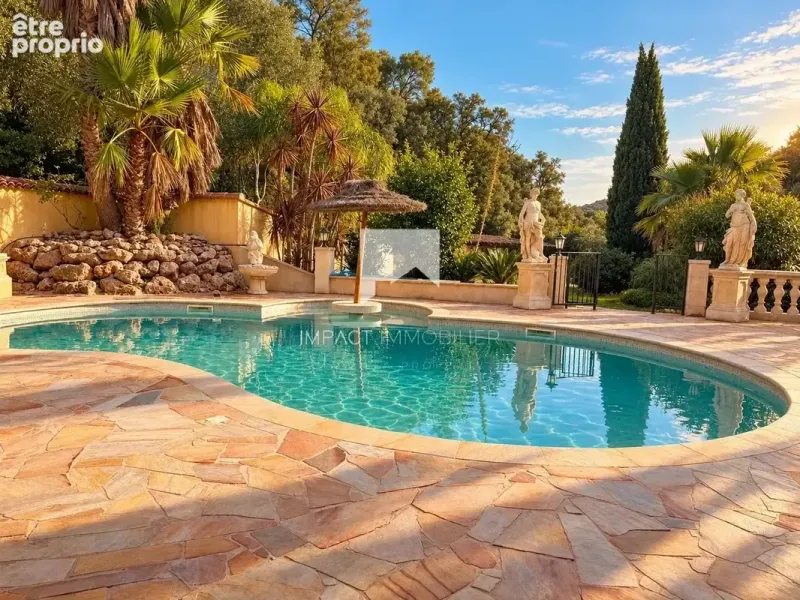 Photo Maison à Hyeres au prix de 980 000€