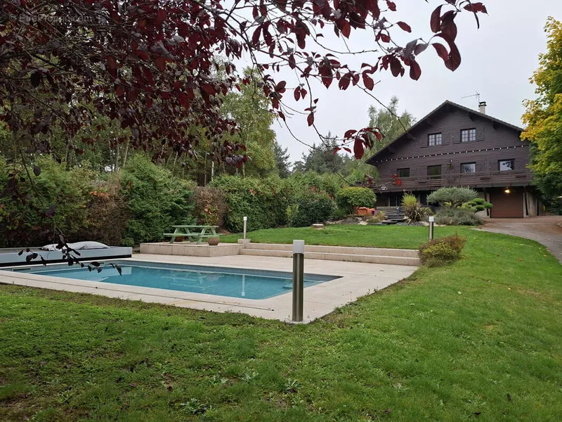 Photo Maison à Chambles au prix de 363 000€