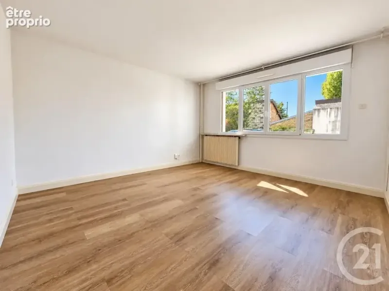 Photo Appartement à Saint-Maur-Des-Fosses au prix de 189 000€