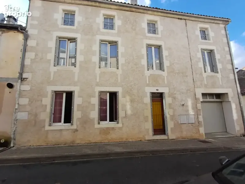 Photo Maison à Ruffec au prix de 160 000€