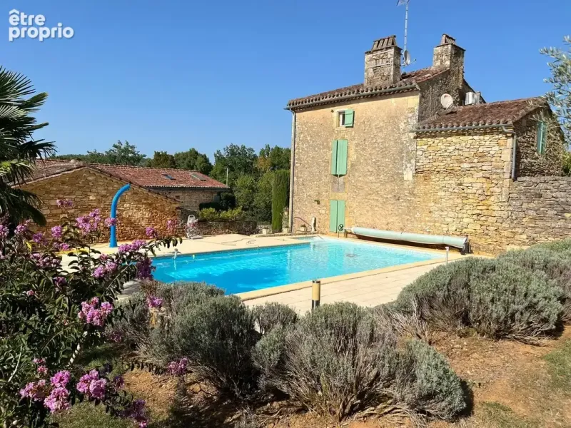 Photo Maison à Saint-Front-Sur-Lemance au prix de 525 000€
