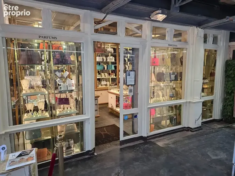 Photo Commerce à Paris-6e au prix de 550 000€