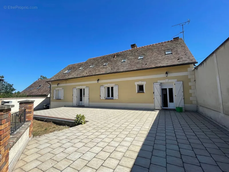 Photo Maison à Bonnieres-Sur-Seine au prix de 354 000€