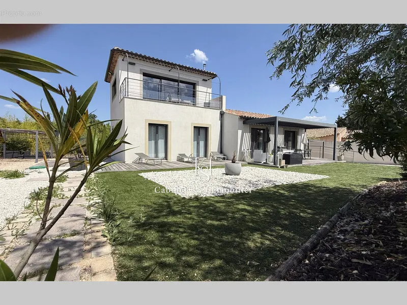 Photo Maison à Saint-Maximin-La-Sainte-Baume au prix de 504 847€
