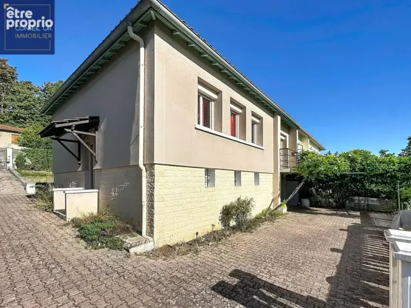 Photo Maison à Pierre-Benite au prix de 399 000€