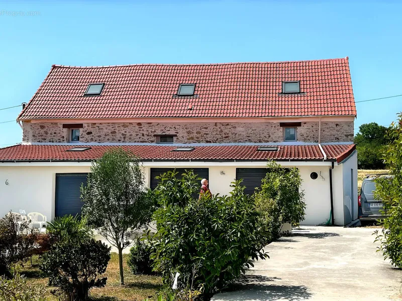Photo Maison à Vendrest au prix de 359 000€