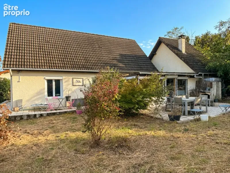 Photo Maison à Villefontaine au prix de 243 000€