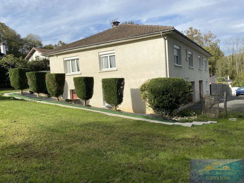 Photo Maison à Lourdes au prix de 274 000€