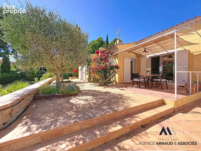 Photo Maison à Saint-Cyr-Sur-Mer au prix de 1 300 000€