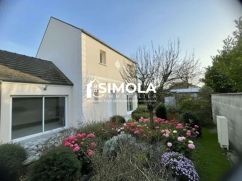 Photo Maison à Roissy-En-France au prix de 312 000€