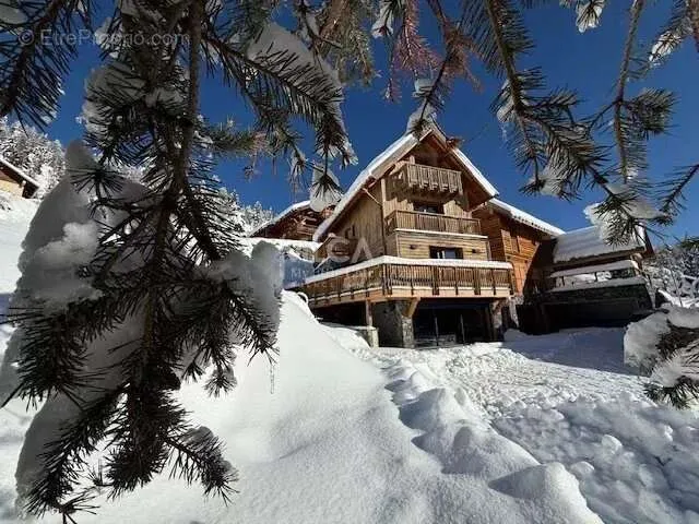 Photo Maison à Saint-Etienne-De-Tinee au prix de 1 790 000€