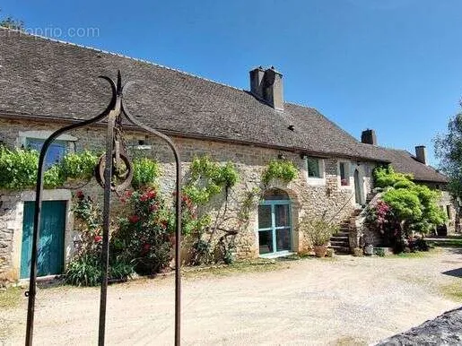 Photo Maison à Givry au prix de 700 000€