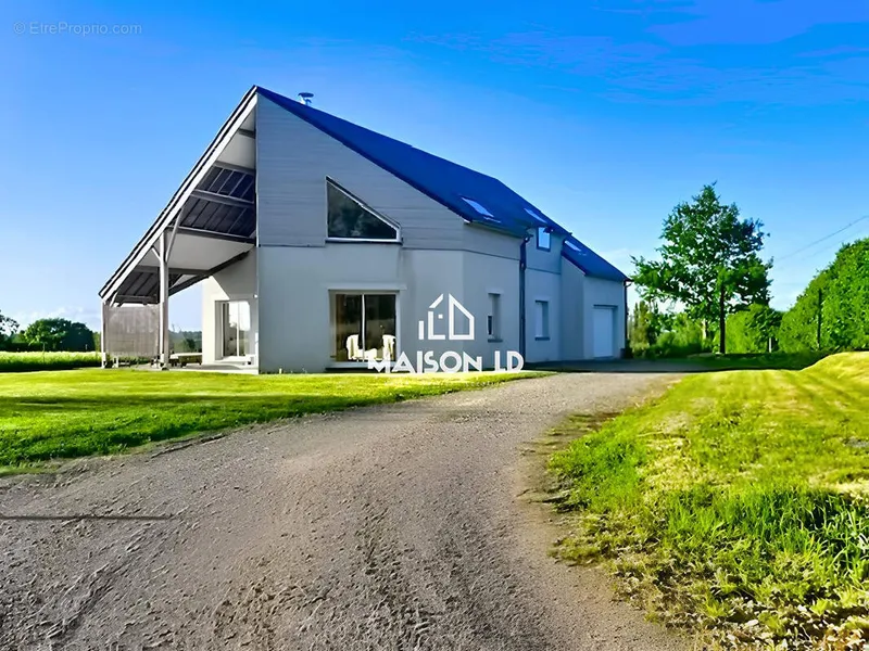 Photo Maison à Le Tanu au prix de 356 990€