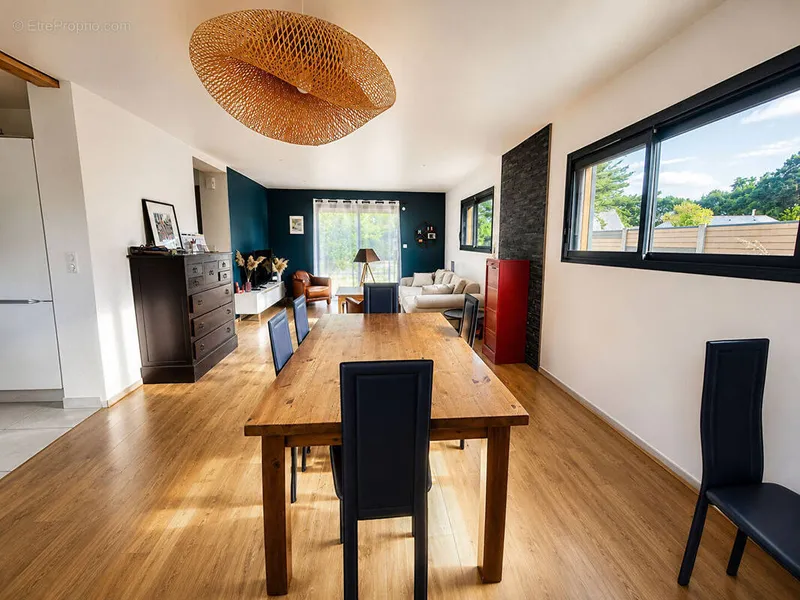 Photo Maison à Briollay au prix de 379 800€