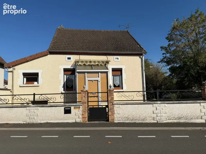 Photo Maison à Saint-Germain-Des-Fosses au prix de 182 000€
