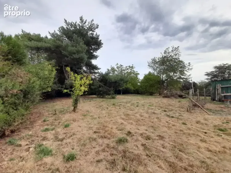 Photo Terrain à Saint-Just-Le-Martel au prix de 63 000€