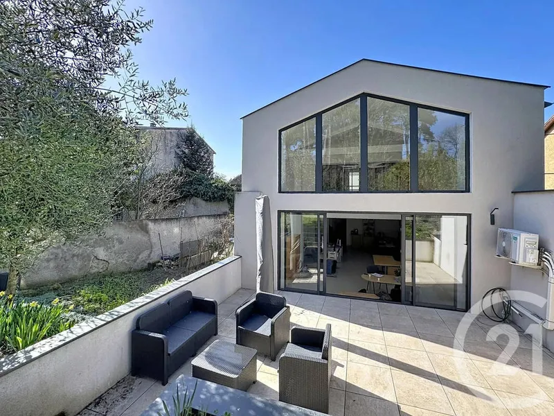 Photo Maison à Sainte-Foy-Les-Lyon au prix de 650 000€