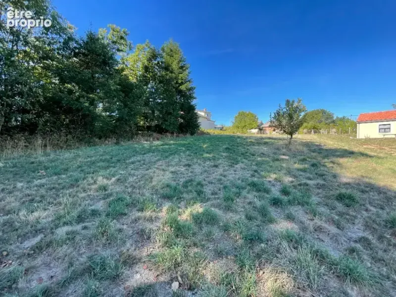 Photo Terrain à La Geneytouse au prix de 34 000€
