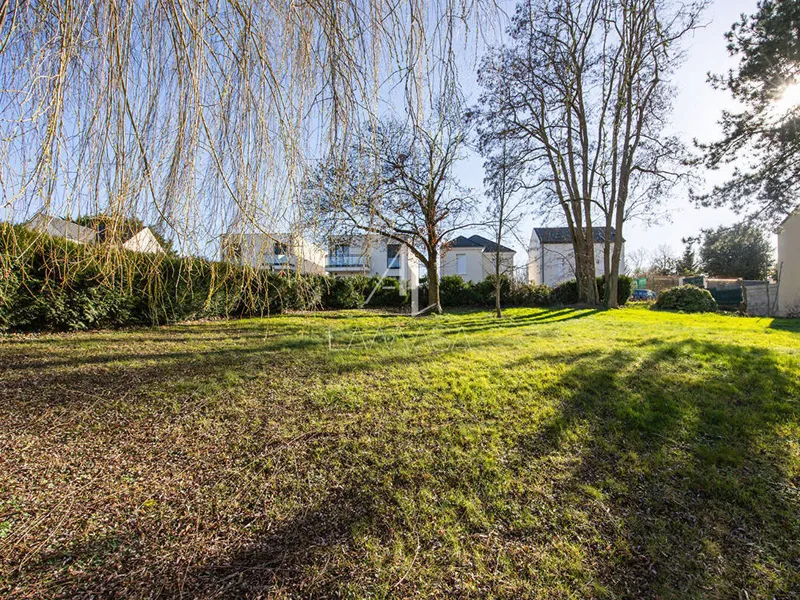 Photo Terrain à Saint-Thibault-Des-Vignes au prix de 287 000€