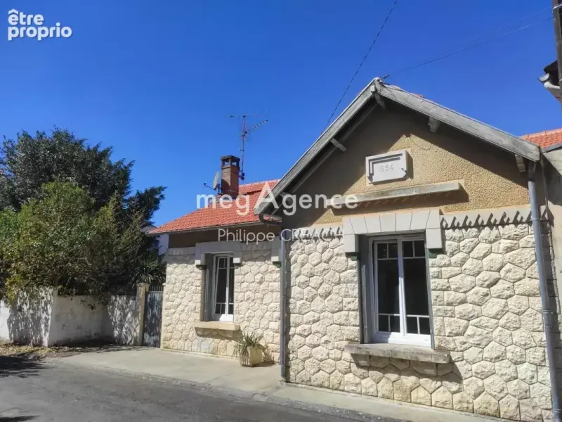 Photo Maison à Saint-Jean-D'angely au prix de 230 000€