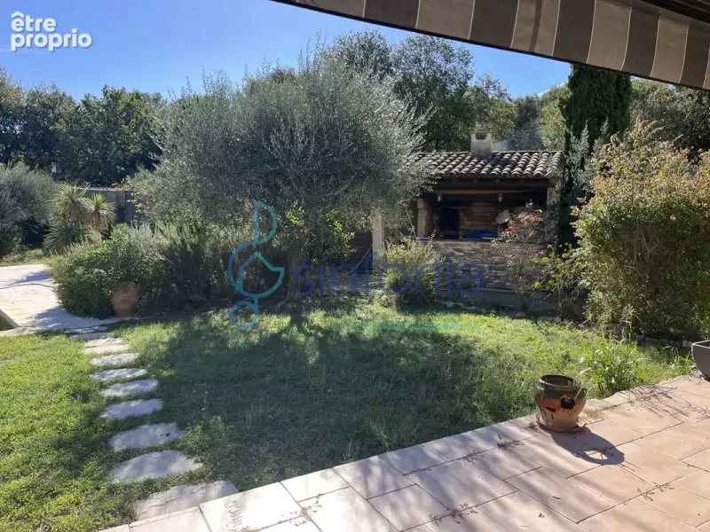 Photo Maison à Sainte-Anastasie au prix de 399 000€