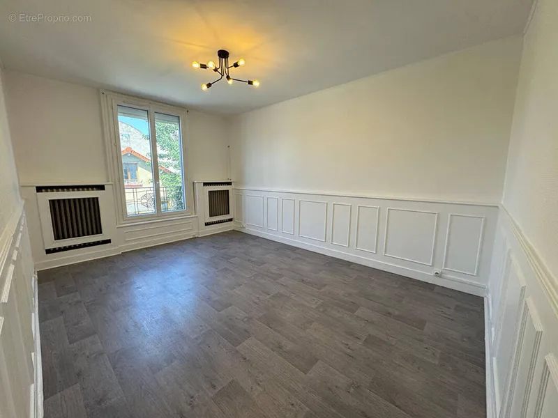 Photo Appartement à Noisy-Le-Sec au prix de 189 000€