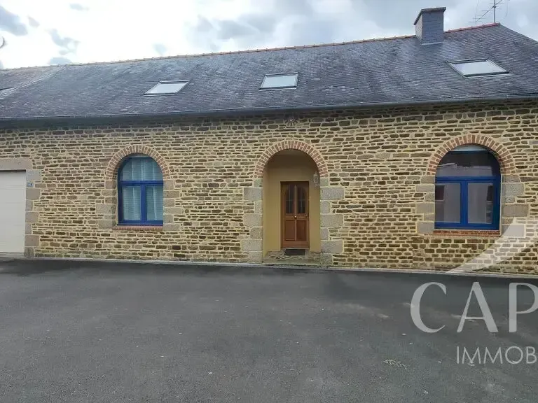 Photo Maison à Javene au prix de 325 000€