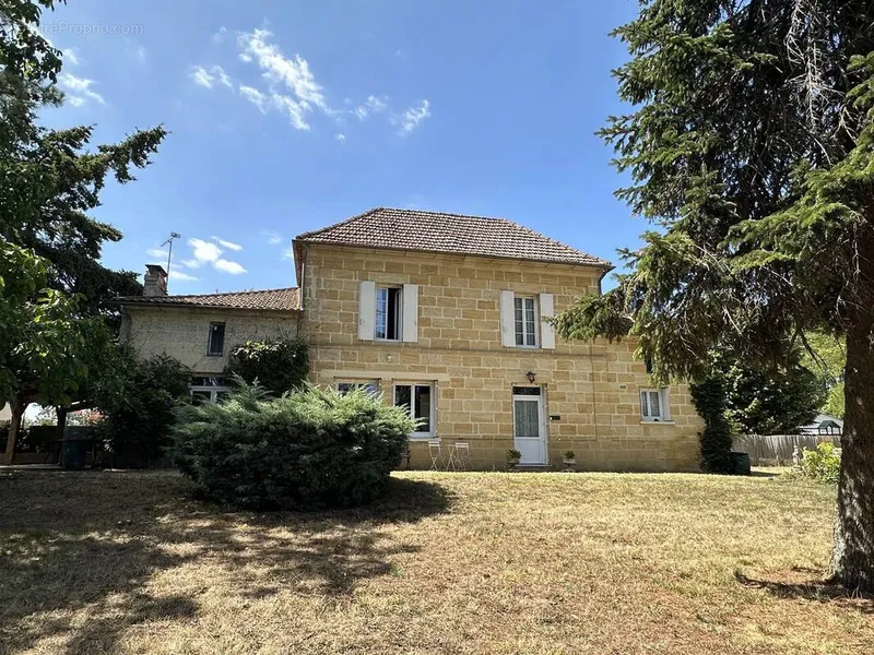 Photo Maison à Gensac au prix de 295 000€