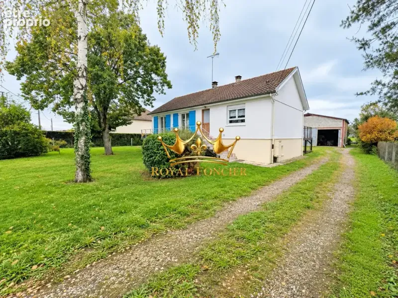 Pavillon avec hangar