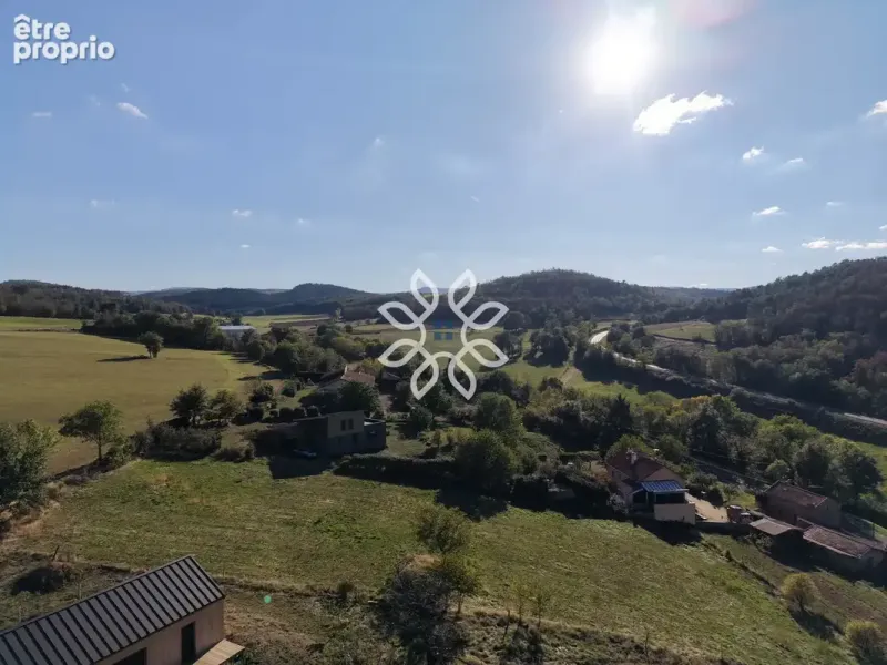 Photo Terrain à Saint-Laurent-Chabreuges au prix de 45 000€