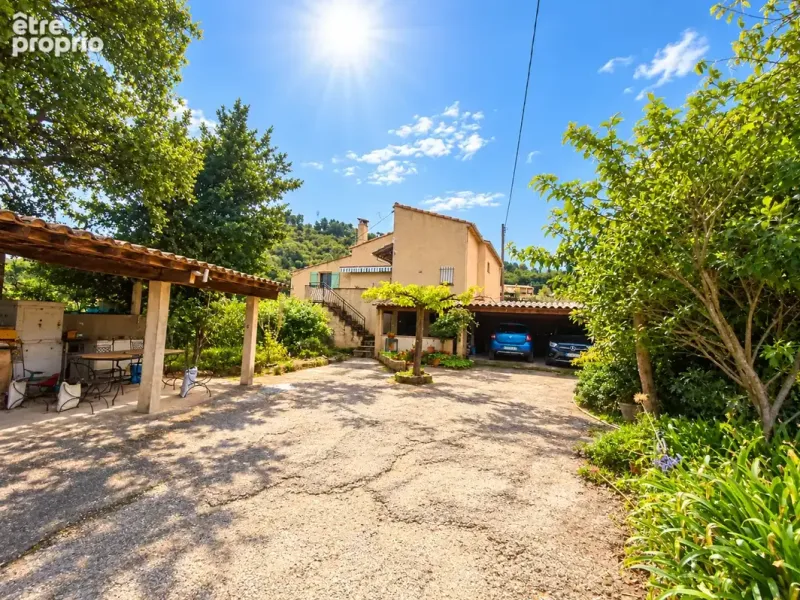 Photo Appartement à Tanneron au prix de 900 000€