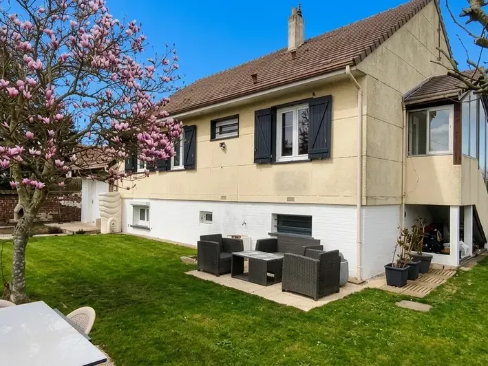 Photo Maison à Le Mesnil-En-Thelle au prix de 345 000€