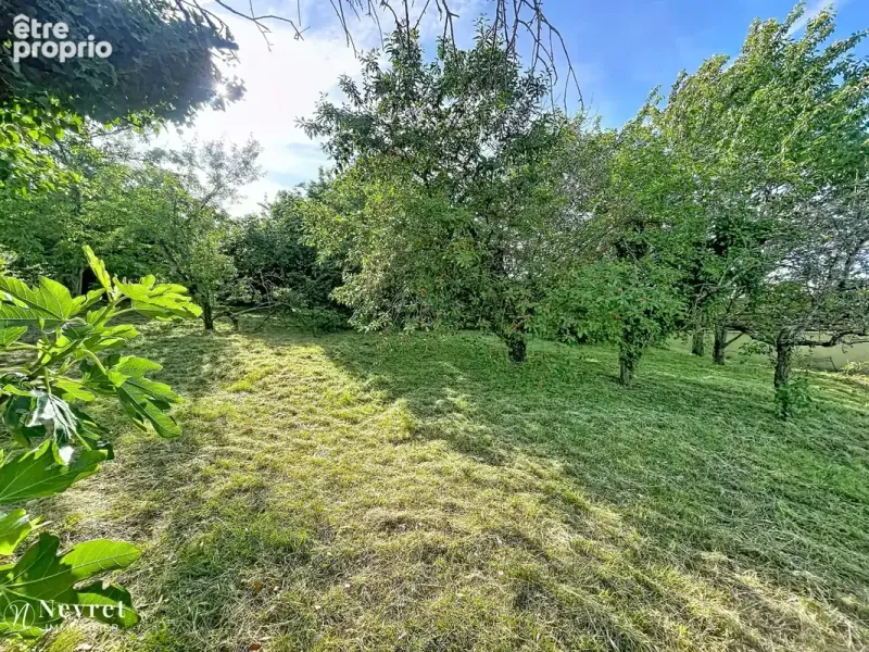 Photo Terrain à Saint-Genis-Laval au prix de 215 000€