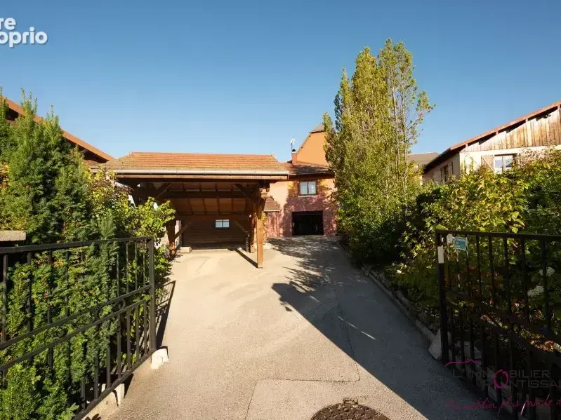 Photo Maison à Pontarlier au prix de 340 000€