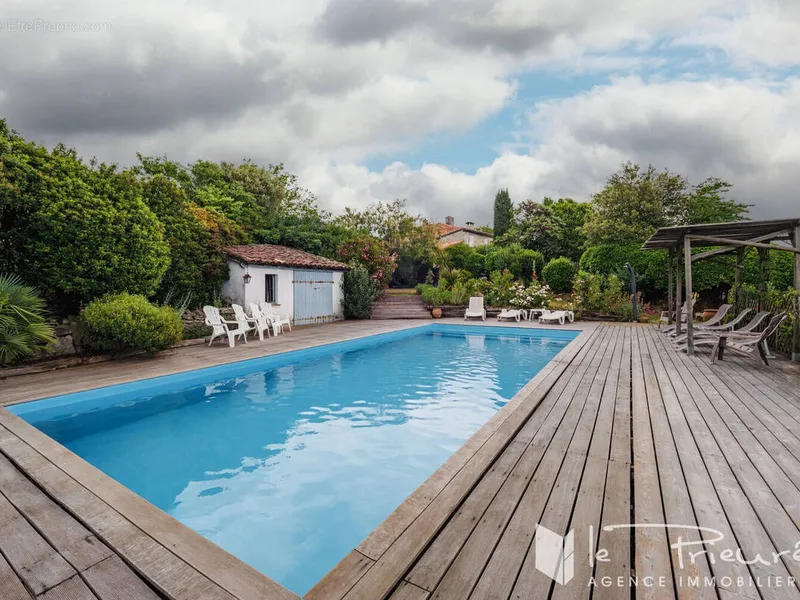 Photo Maison à Lombers au prix de 549 000€