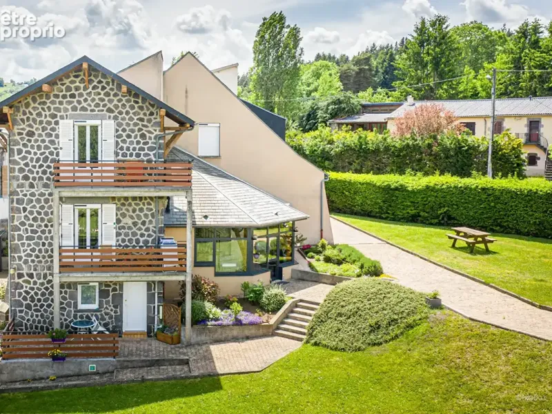 Photo Maison à Aydat au prix de 794 200€