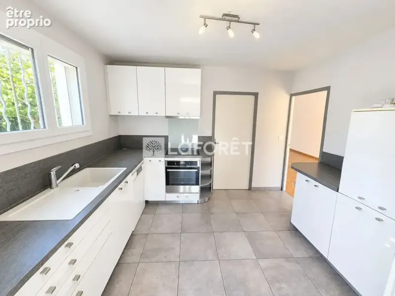 Photo Maison à Six-Fours-Les-Plages au prix de 820 000€