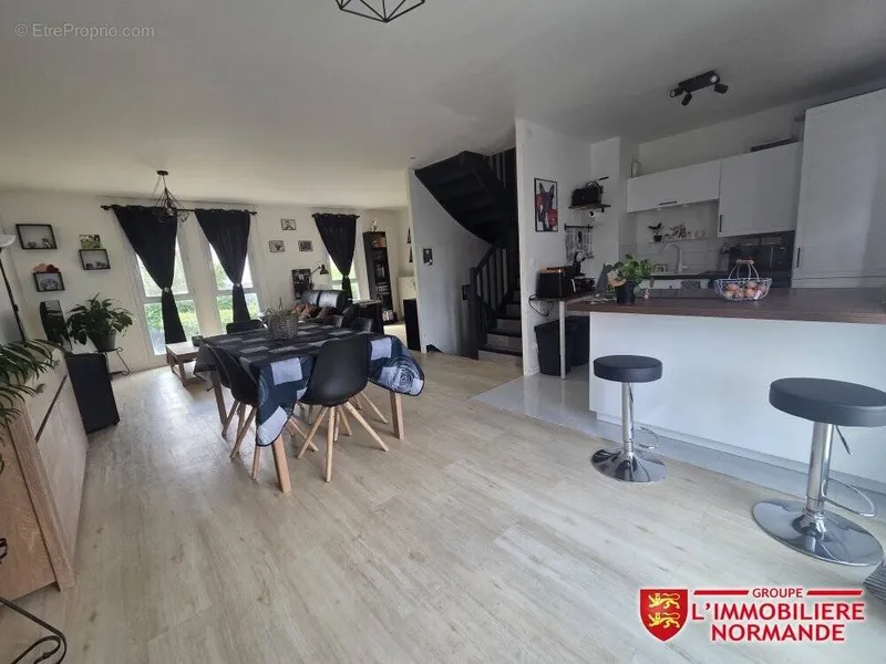 Photo Maison à Val-De-Reuil au prix de 149 500€