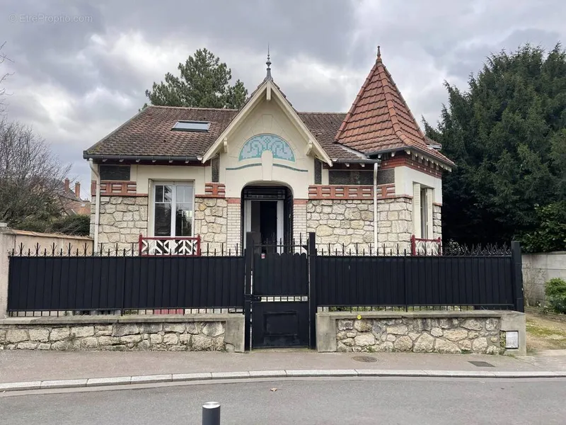 Photo Appartement à Enghien-Les-Bains au prix de 780 000€