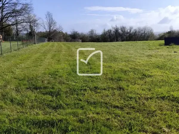 Photo Terrain à Brive-La-Gaillarde au prix de 52 900€