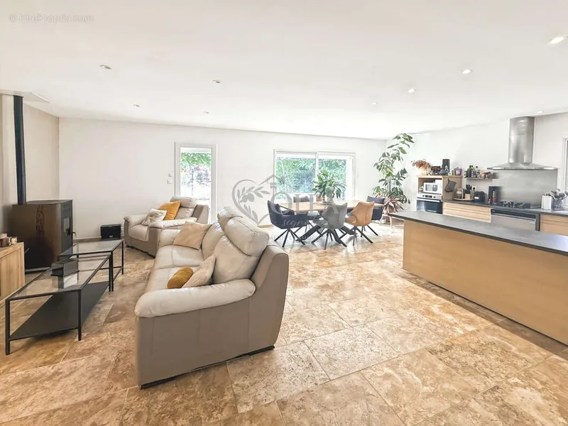 Photo Maison à Uzes au prix de 286 000€