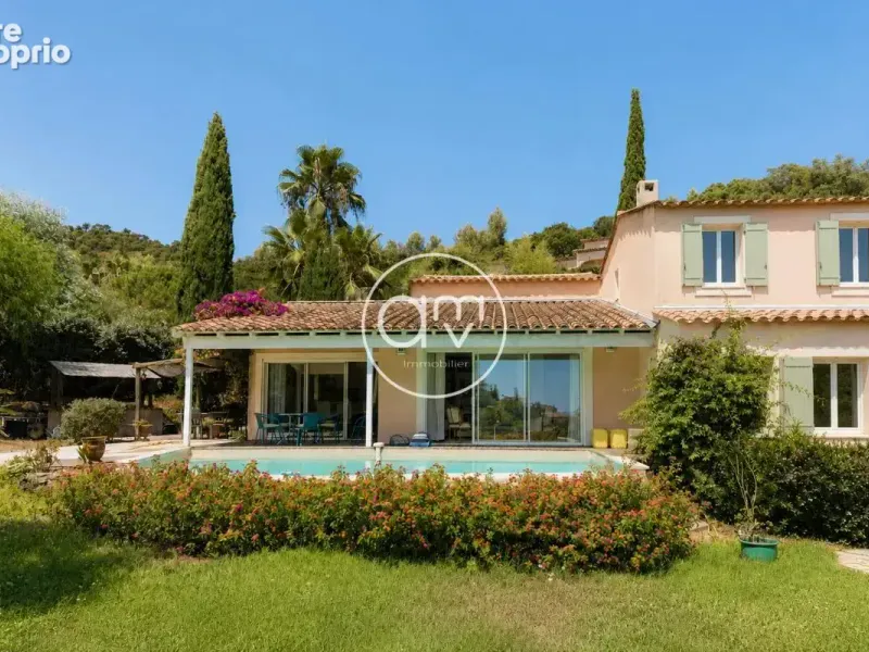 Photo Maison à Hyeres au prix de 836 000€