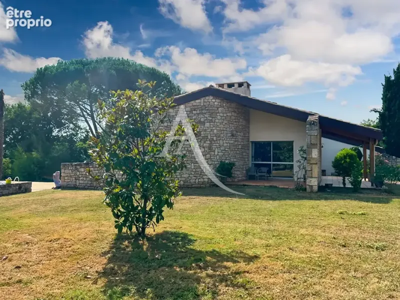 Photo Maison à Montayral au prix de 345 000€