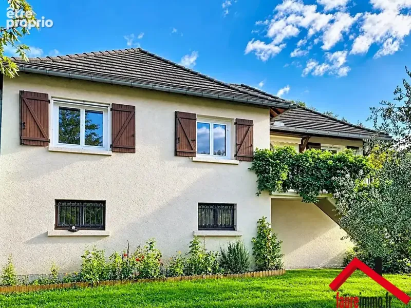 Photo Maison à Objat au prix de 225 000€
