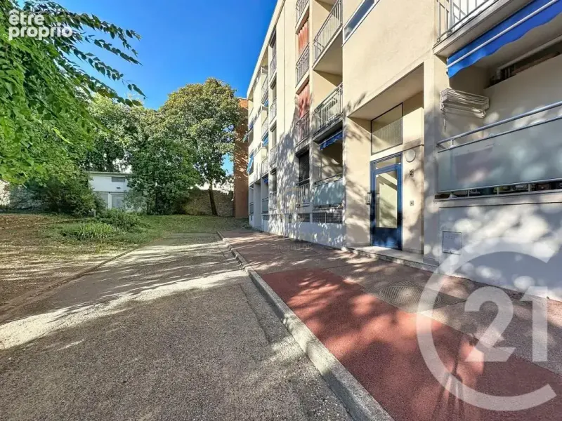 Photo Appartement à Saint-Genis-Laval au prix de 229 000€