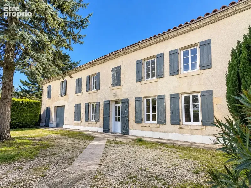 Photo Maison à Saint-Sever-De-Saintonge au prix de 282 000€