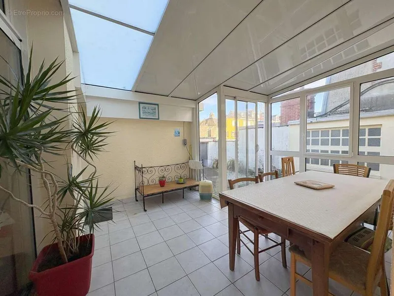 Photo Appartement à Granville au prix de 349 440€